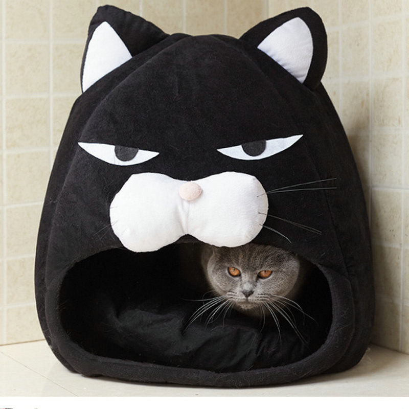 Cozy bed for cats and dogs